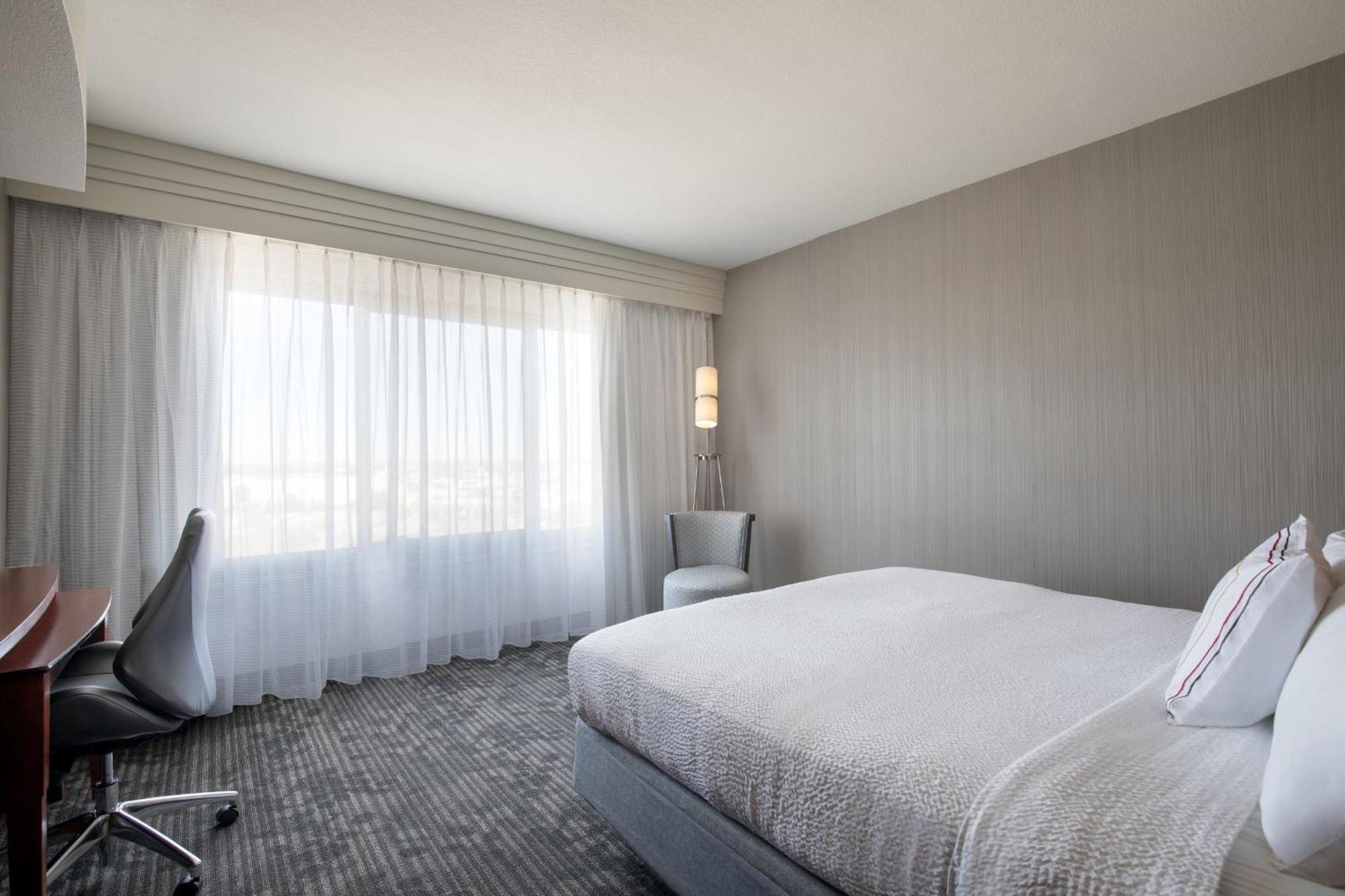 Courtyard By Marriott Fort Smith Downtown מראה חיצוני תמונה